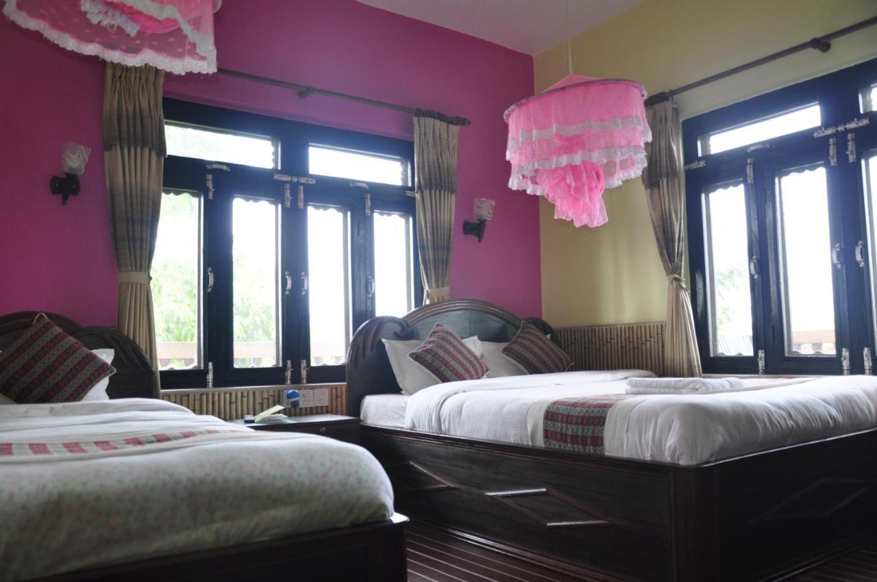 Sweet Home Chitwan Exterior photo