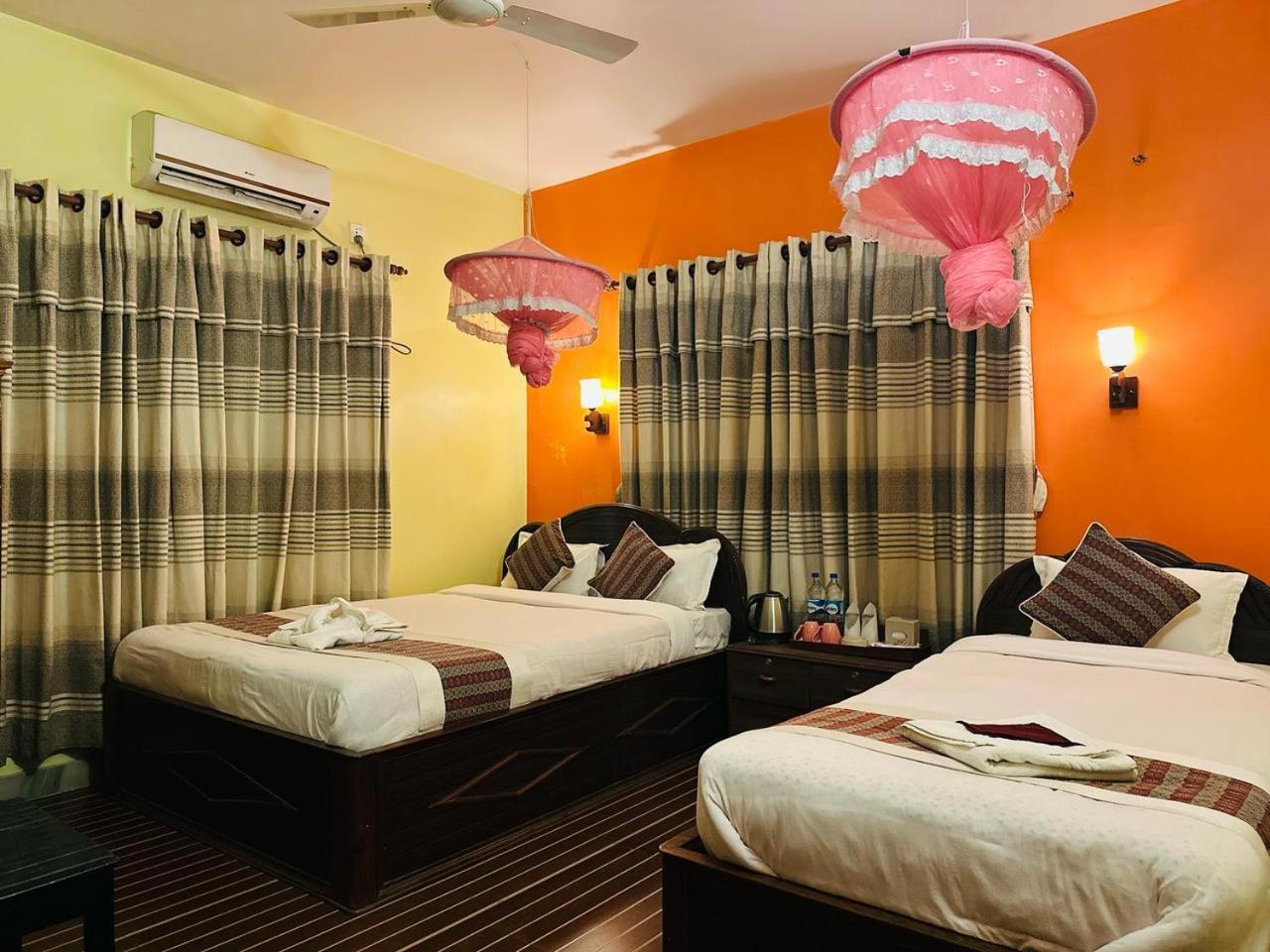 Sweet Home Chitwan Exterior photo
